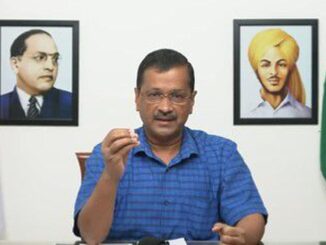 बीजेपी प्रदेश अध्यक्ष ने यमुना में लगाई डुबकी, रखी केजरीवाल-आतिशी के  नाम की कुर्सी